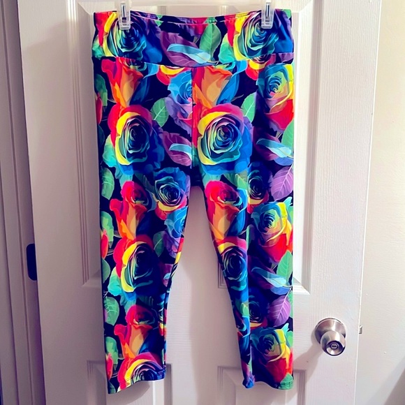 LULAROE 🌹 ROSE CAPRI LEGGINGS Size TC (Tall & Curvy) Fits Women’s 12 14 16 18 - Picture 1 of 8